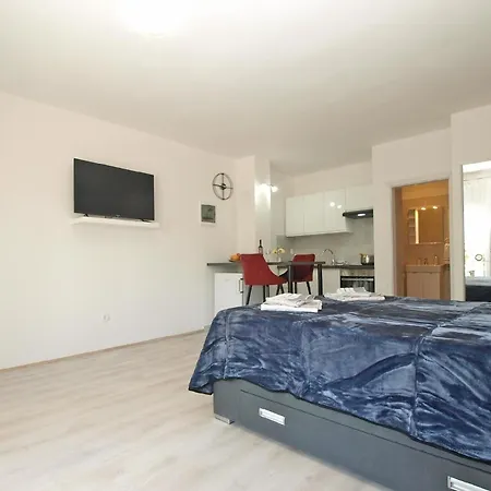 Fuer 2 Personen Ca 30 Qm In Pula, Istrien Istrische Riviera Pula