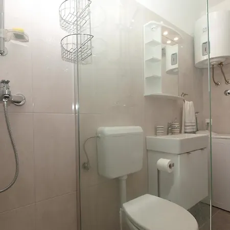 Apartment Fuer 2 Personen Ca 30 Qm In Pula, Istrien Istrische Riviera *