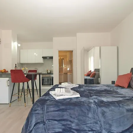 Apartment Fuer 2 Personen Ca 30 Qm In Pula, Istrien Istrische Riviera *