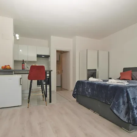 Fuer 2 Personen Ca 30 Qm In Pula, Istrien Istrische Riviera *